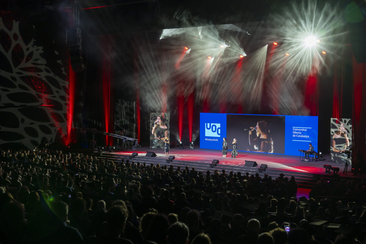 Diseño de guiones y narrativa estratégica para eventos corporativos por WeColorMusic